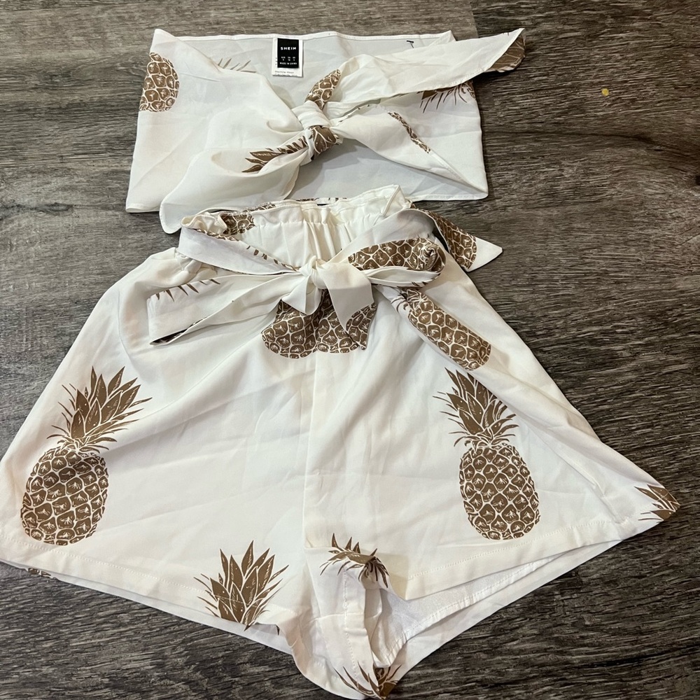 SHEIN pineapple set